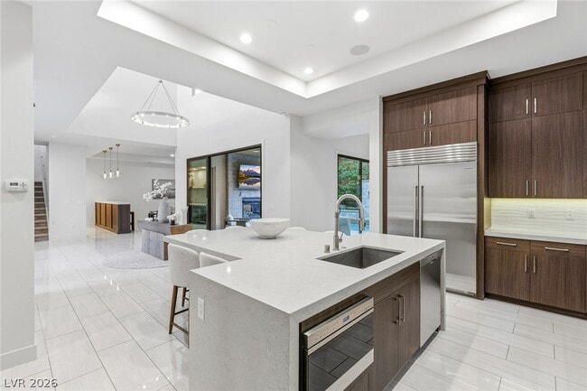 Building Photo - 75 Pristine Glen St