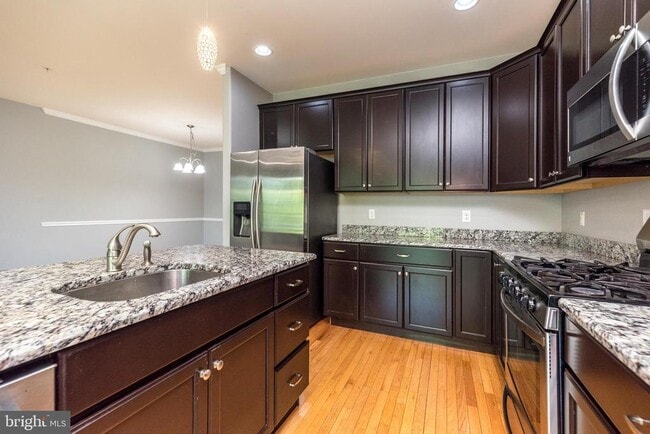 Building Photo - 3216 Brookside Dr