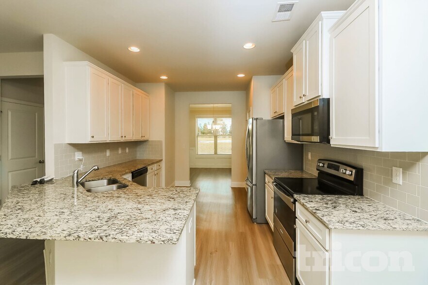 Building Photo - 404 Ireland Ln