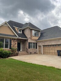 Building Photo - Four Bedroom Brick House for Rent!