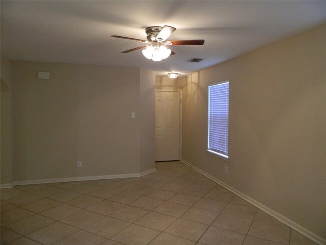 Building Photo - 7415 River Pines Dr