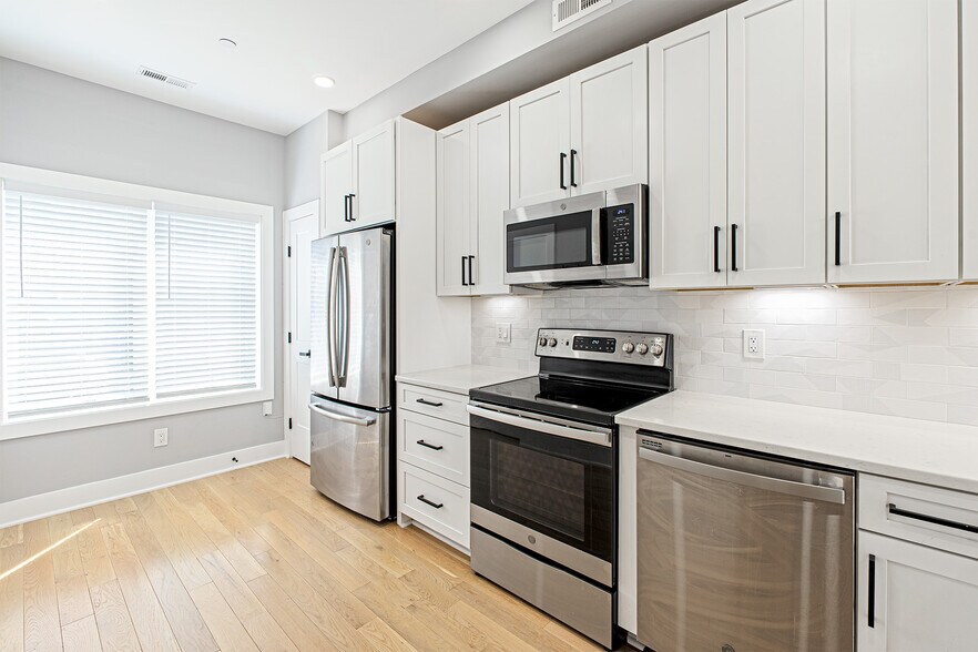 Building Photo - 1219 Wylie St NE