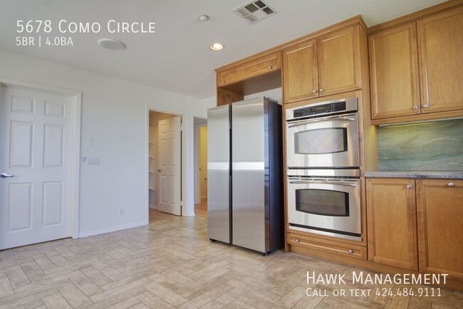 Building Photo - 5678 Como Cir