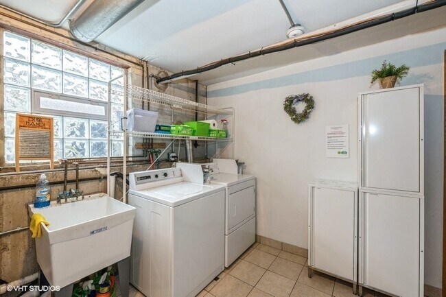 Building Photo - 8010 W Addison St