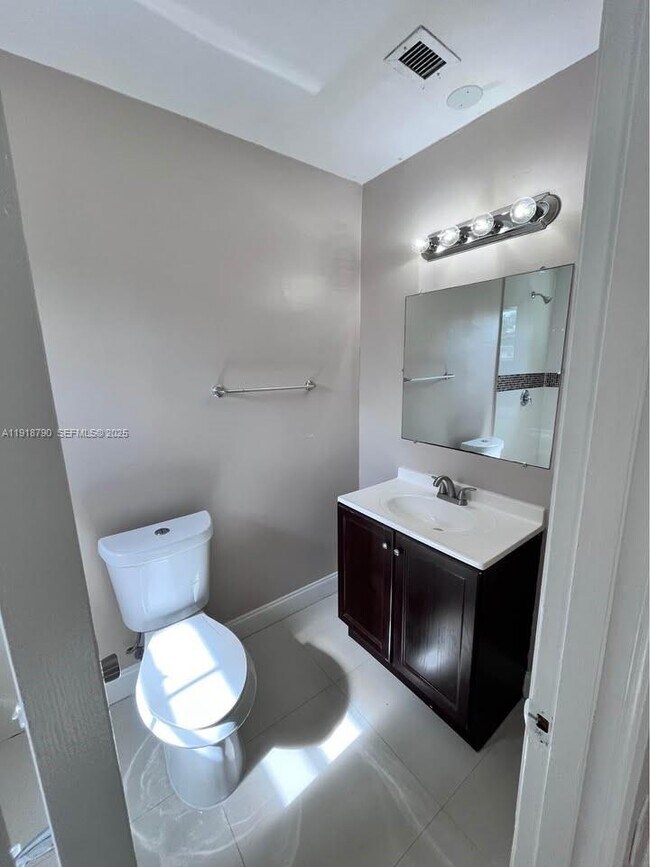 Building Photo - 251 N 68th Terrace