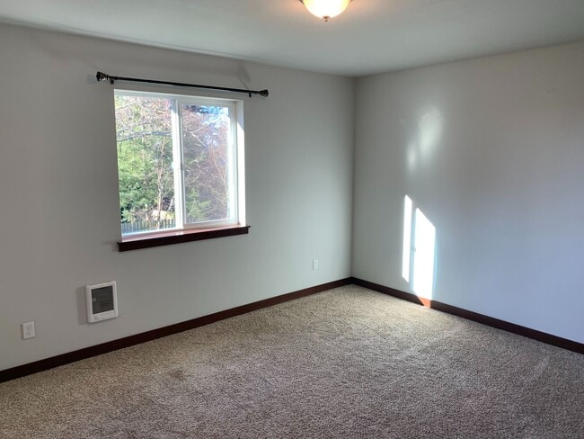 Building Photo - Lovely 3 bedroom Home in Admirals Cove Community. Rare 6 Month Lease Available!