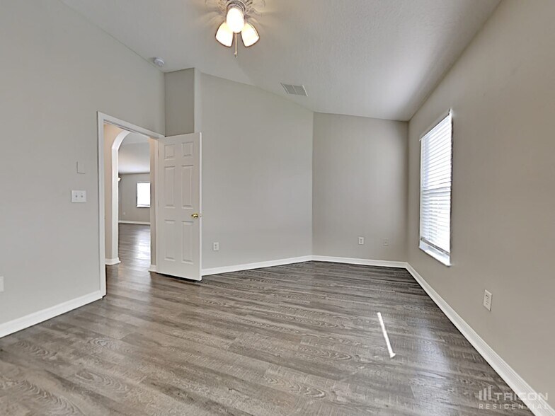 Building Photo - 31420 Triborough Dr