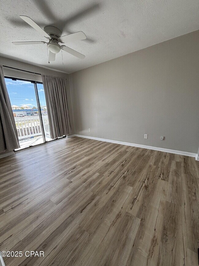 Building Photo - 8003 Beach Dr