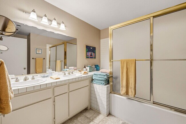 Building Photo - 42654 Sand Dune Dr