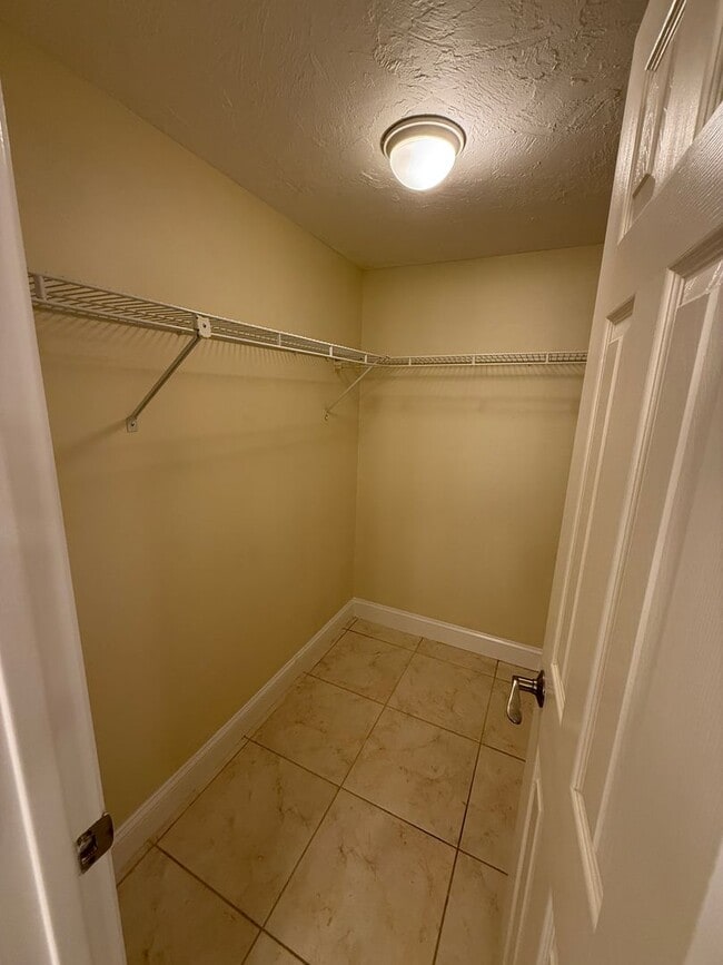Building Photo - Lake Arrowhead 2 bedroom / 2 bath Condo