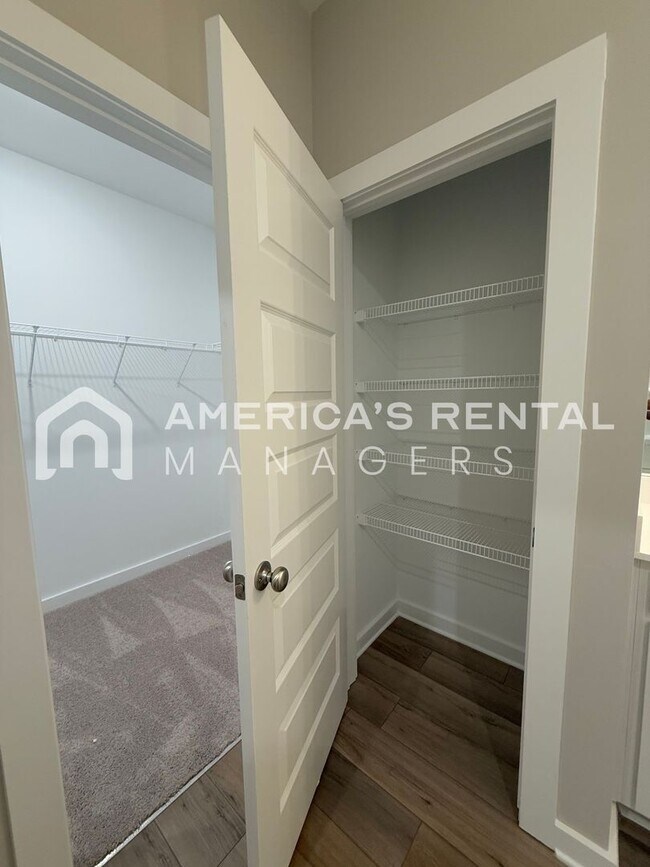 Building Photo - Home for rent in Riverside! Available to View Now!