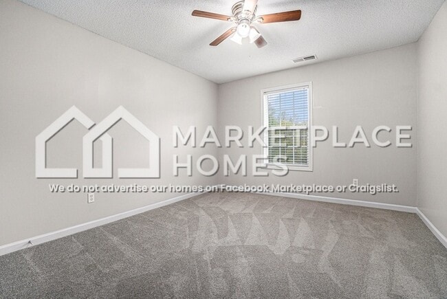 Building Photo - 141 Stable Ln