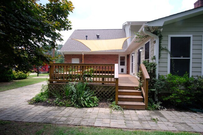 Building Photo - 1978 Penrose Dr