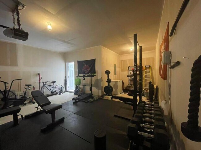 Building Photo - 141 Mammoth Dr