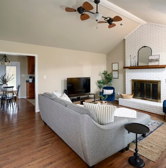 Building Photo - 10623 Copperfield Dr