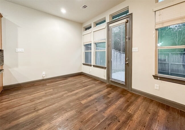 Building Photo - 95 Aventura Pl