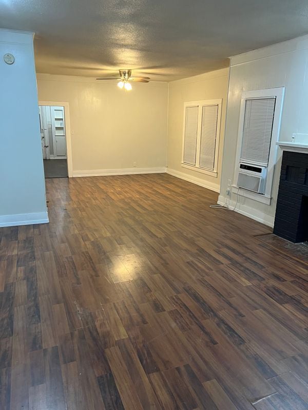 Building Photo - 1907 Ave D