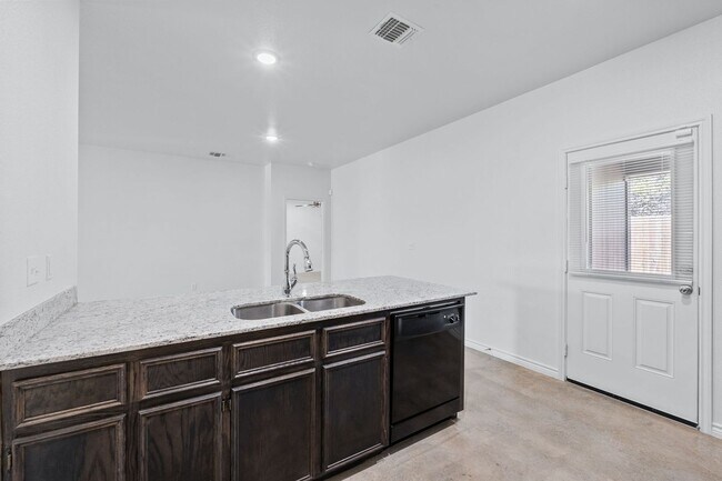 Building Photo - PM1-HH1803 Emma Naylor Ct