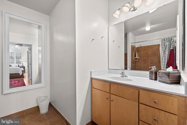 Building Photo - 631 D St NW