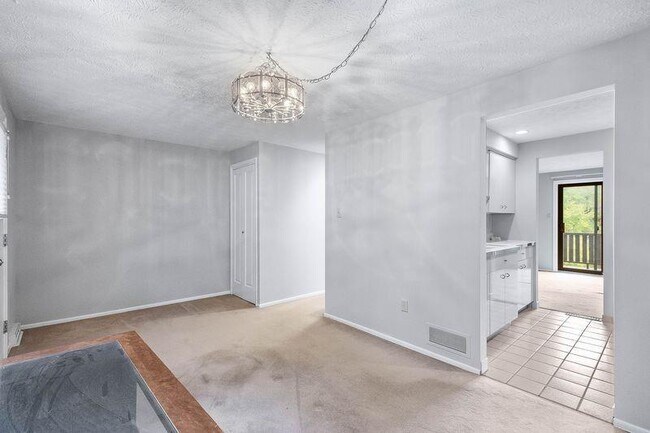 Building Photo - 214 Wedgewood Rd