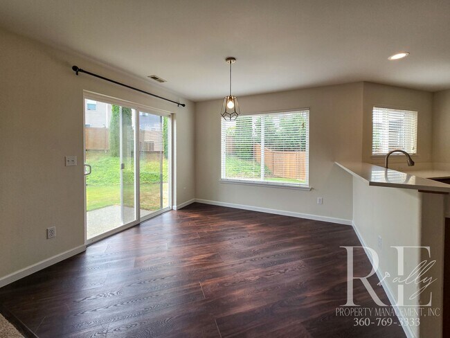Building Photo - Spacious Port Orchard Home with Garage, Fu...