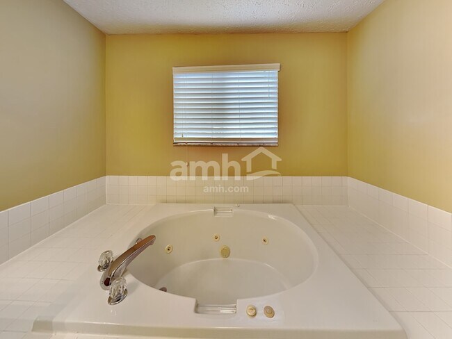 Building Photo - 3255 Jacklin Drive