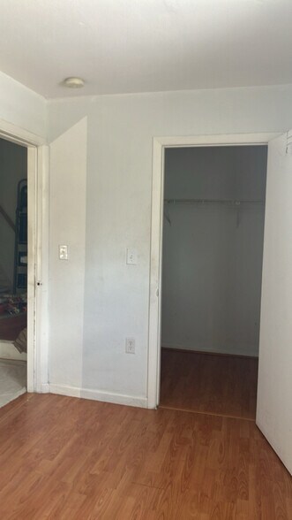 Building Photo - 115 5th St NE