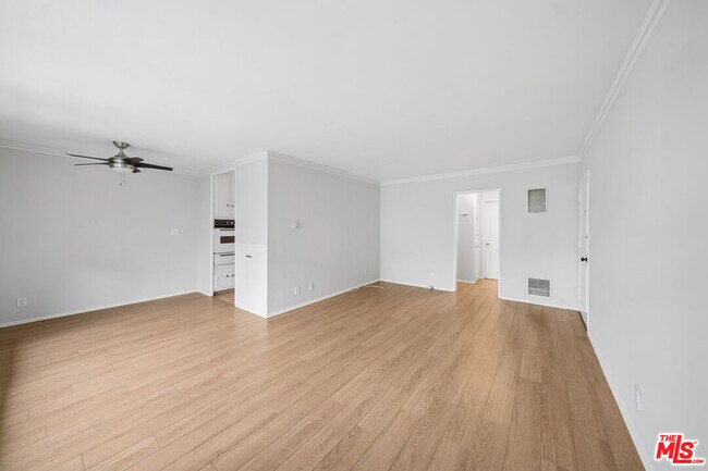 Building Photo - 1520 Hayworth Ave