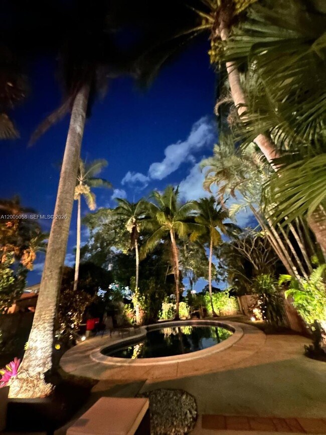 Building Photo - 2911 Monroe St