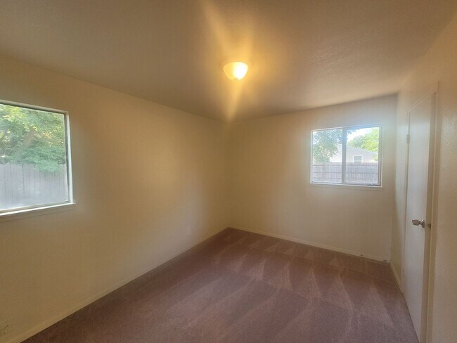 Building Photo - Charming cottage on large corner lot