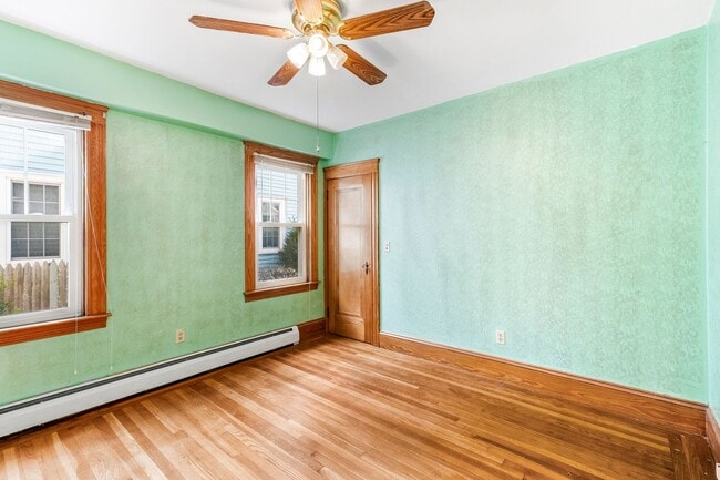 Building Photo - Bright & Comfortable North Providence Sing...