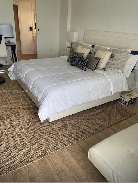 Building Photo - 3625 N Country Club Dr