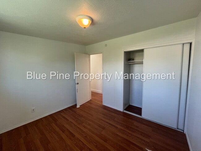 Building Photo - 2206 Wahlquist Dr
