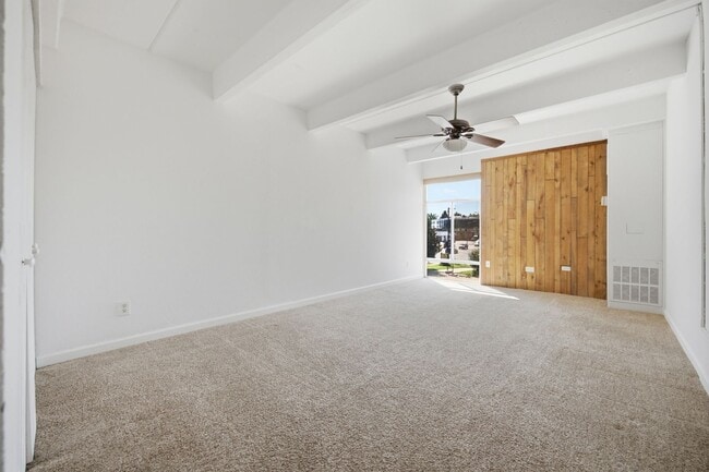 Building Photo - 675 S University Blvd