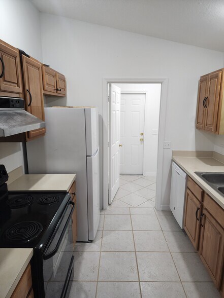 Building Photo - 7273 NW 80th Ct