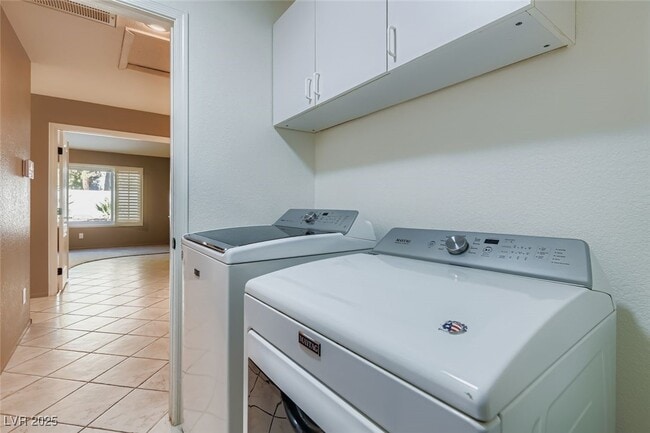 Building Photo - 8985 McLeod Dr