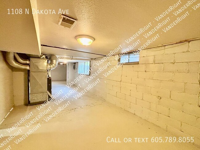 Building Photo - 1108 N Dakota Ave