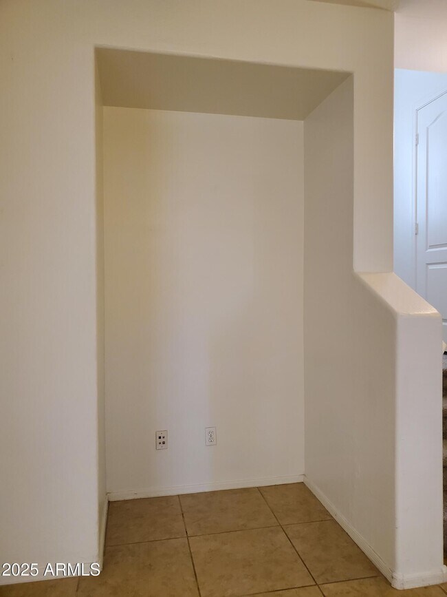 Building Photo - 20672 W White Rock Rd