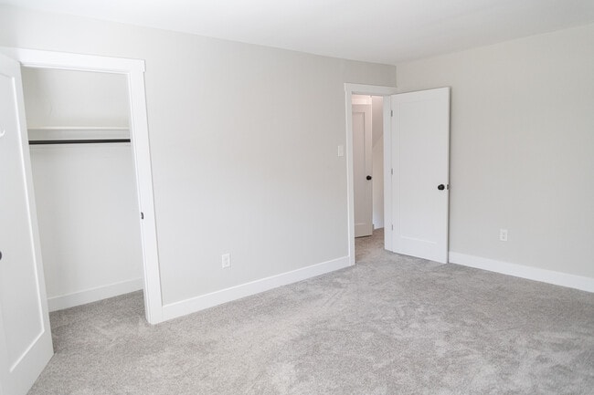 Building Photo - 151 Morrison Dr