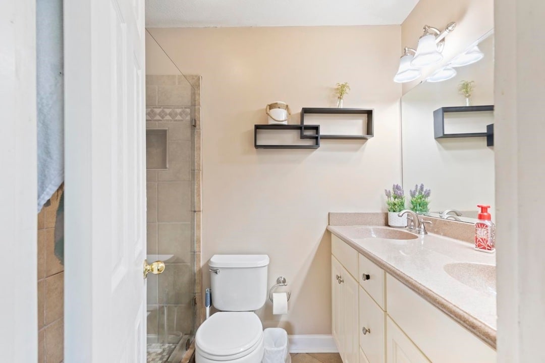 US Master Bath - 118 Wofford Rd