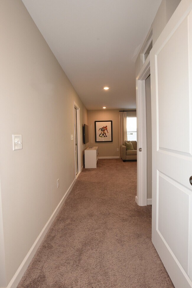 Building Photo - FURNISHED: Previous Model Home, For Rent 3 bedrooms/2.5 baths/2nd Floor Family Room w/kitchenette...