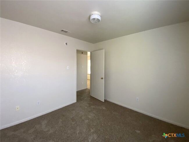 Building Photo - 334 S 40th St