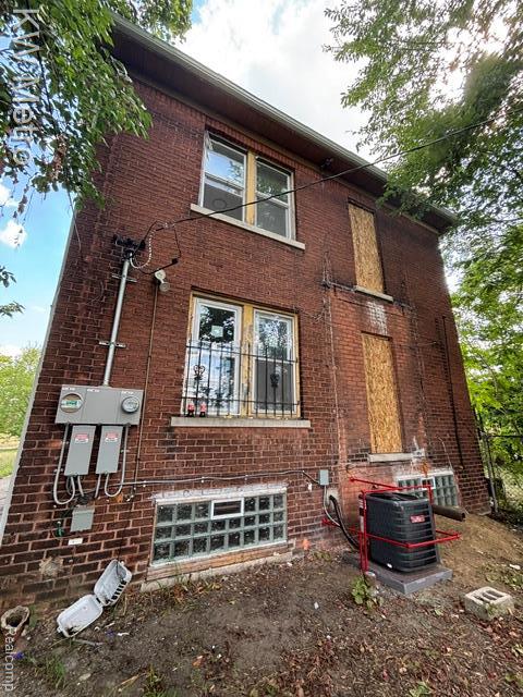 Building Photo - 2952 Elmhurst St