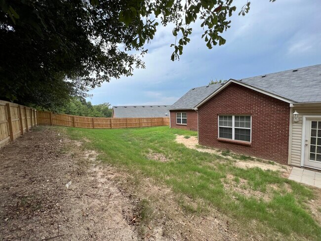 Building Photo - 707 Porter Ln