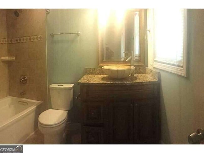 Building Photo - 2076 Panola Rd