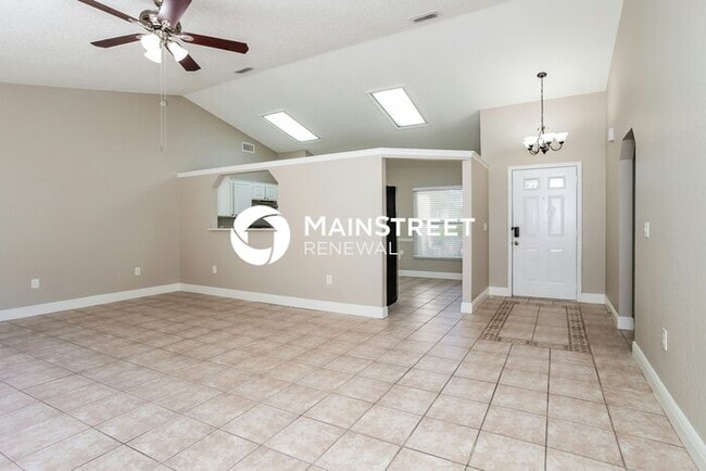 Building Photo - 3 Bedroom Pet-Friendly Home in St. Cloud, FL with Main Street Renewal