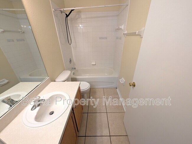 Building Photo - 4053 Dolphin Dr