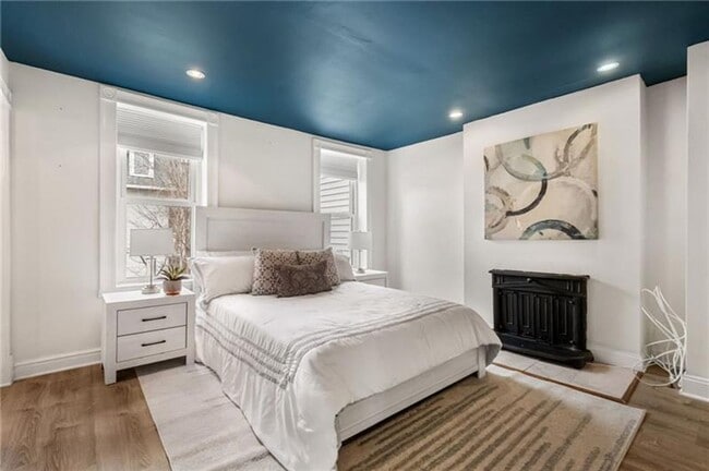 Building Photo - Luxurious 5-Bedroom Rental in the Heart of...