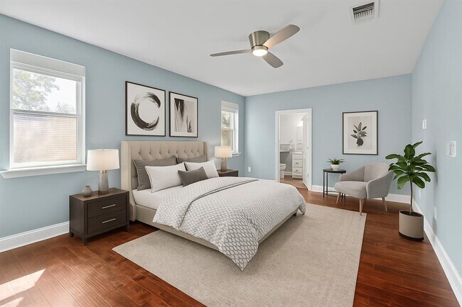 Building Photo - 2311 Santa Rita St