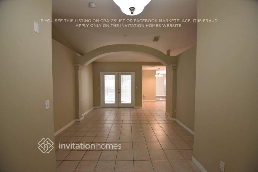 Building Photo - 115 Secluded Oak Ct